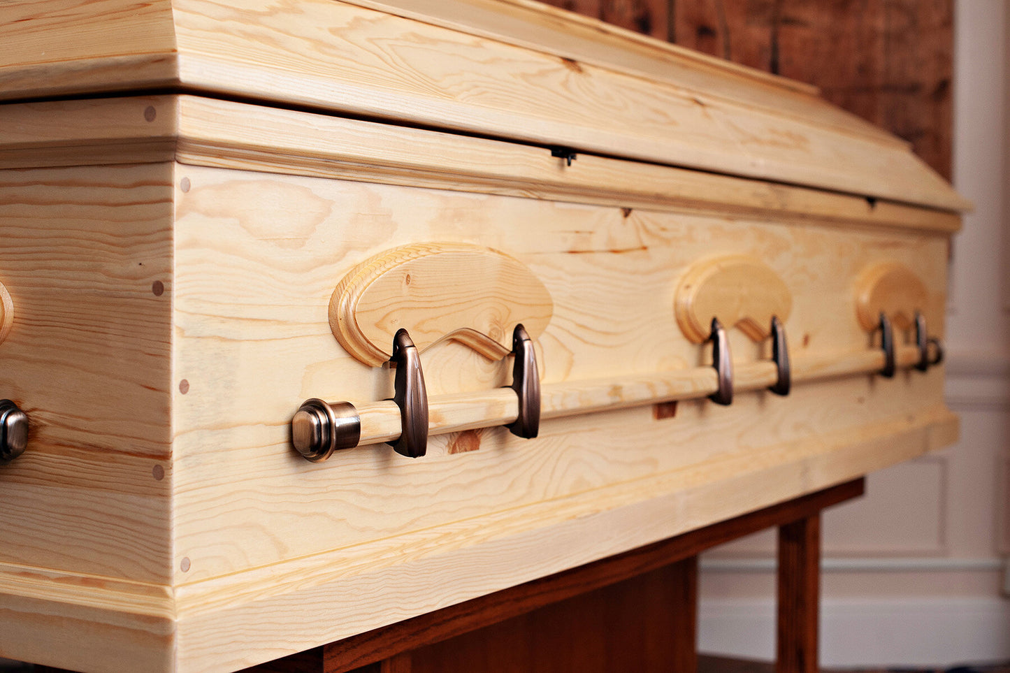 American Heritage Settler's Pine Casket in Minimalist