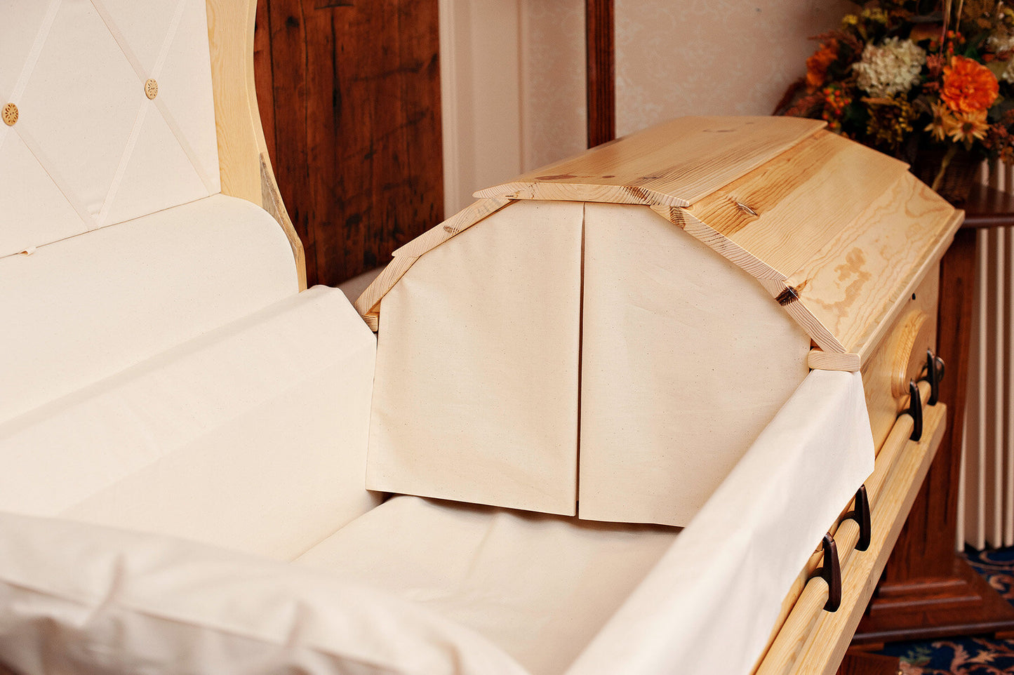 American Heritage Settler's Pine Casket in Minimalist