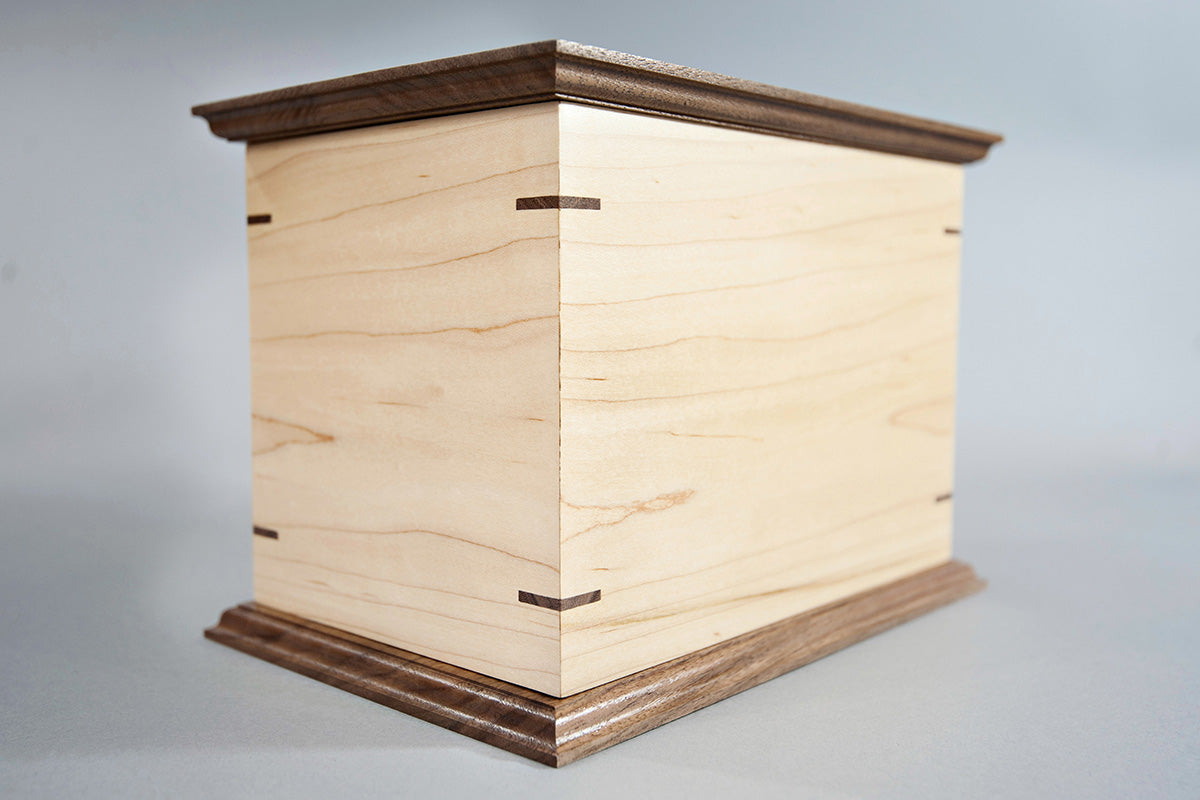 Store Maple Urn